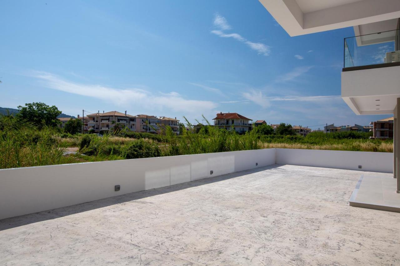 Achillion Suites Lefkada City Exterior photo